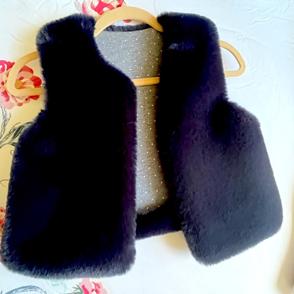 Adorable fuzzy top